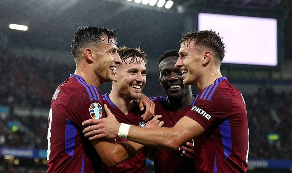 Marc Guehi đá tiền vệ: Tín hiệu chiến thuật mới của Manchester City dưới thời Maresca