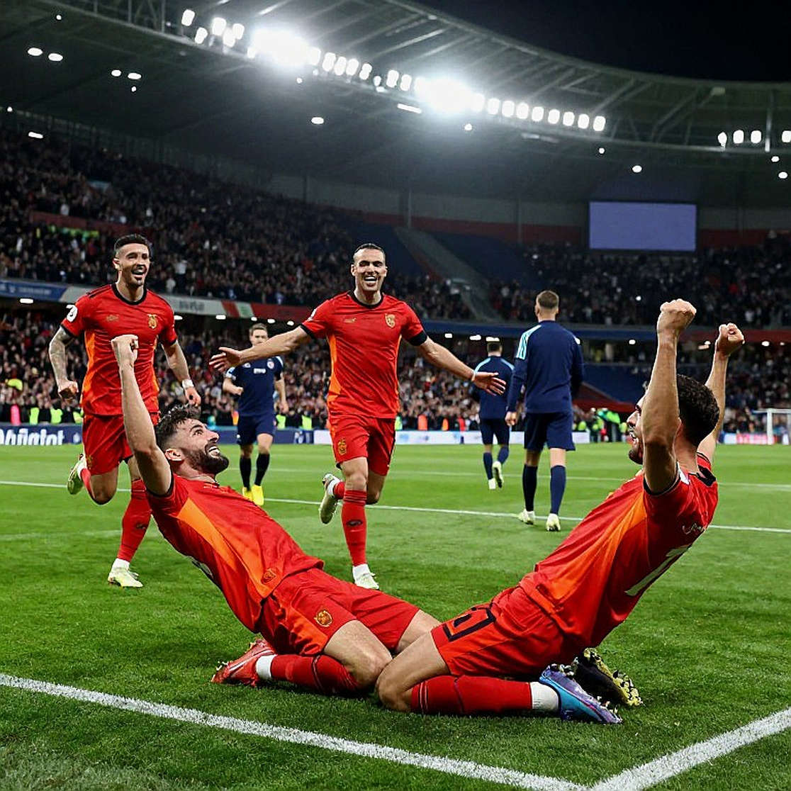 Clásico Nacional: Hàng thủ trẻ của América, trục sáng tạo Veiga và tiếng gầm từ phía Chivas