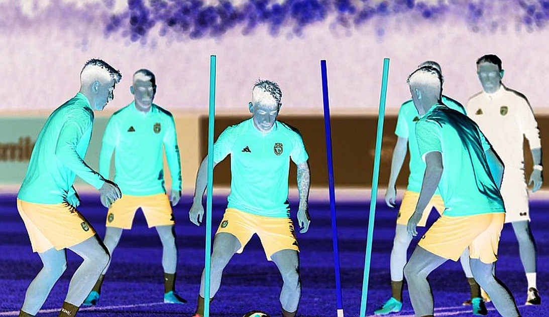 Calafiori đi giày kỷ niệm Beckham và ghi bàn gỡ hòa cho Arsenal trước Leeds