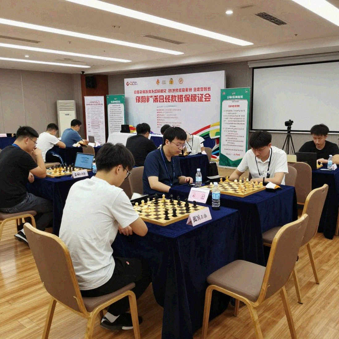 Carlsen trở lại, Gukesh vắng mặt: Mùa giải GCL thứ tư và dấu vết của sự mệt mỏi Carlsen trở lại, Gukesh vắng mặt: Mùa giải GCL thứ tư và dấu vết của sự mệt mỏi