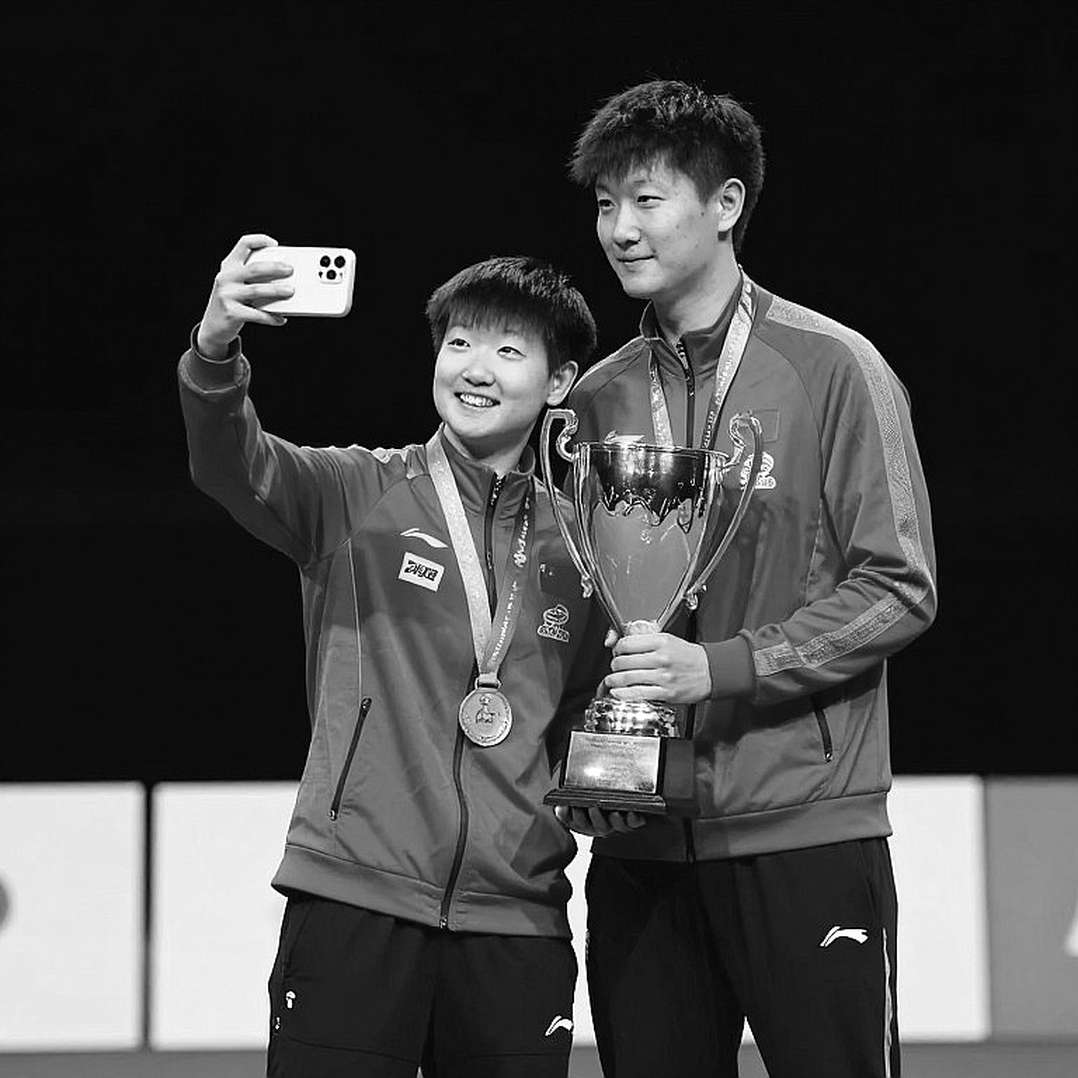 Quả phạt đền ở Gelora Bung Karno: Khi một hậu vệ trao đi quyền lực, và một tiền đạo nhận lấy nhịp thở của đội bóng