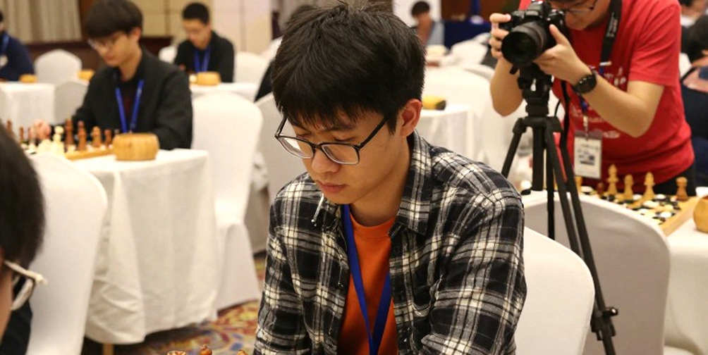 Vòng 9 Olympiad cờ vua Samarkand: Cú Houdini của Gukesh và vết nứt dưới tấm huy chương vàng Ấn Độ