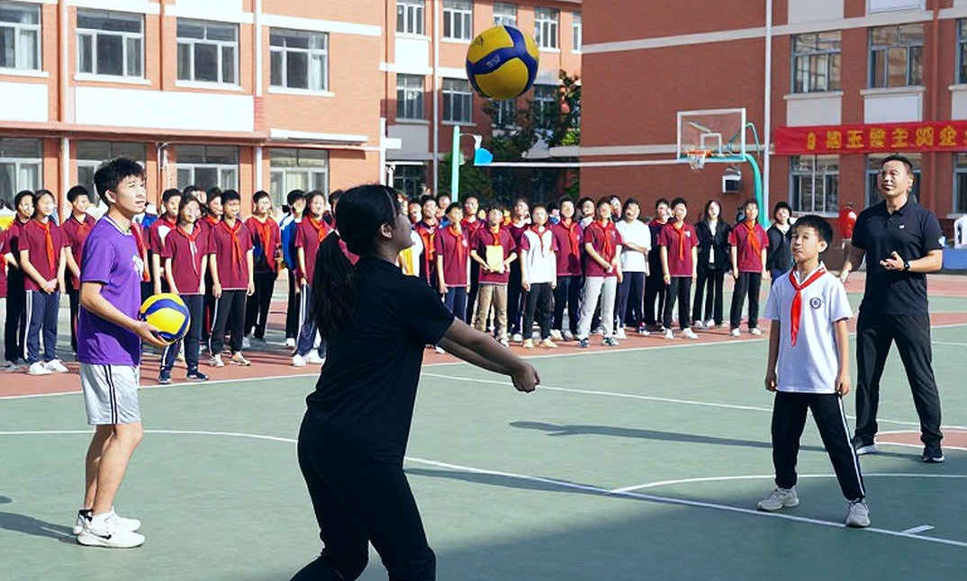 Đoàn 23 Thành Viên Của Barcelona Tại Quả Bóng Vàng: Đẳng Cấp Thể Thao Thuần Khiết Hay Chiêu Bài Truyền Thông?