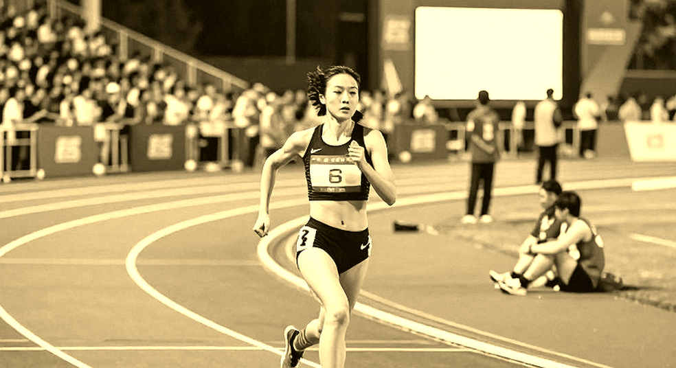 Cõng vợ chạy 200 mét ở Cần Giờ: Góc khuất đáng giá nhất của một giải marathon