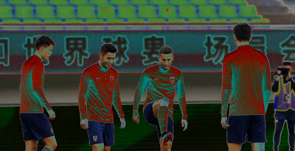 Chiếc áo Messi bị lấy cắp: biên bản của một nguồn tin không có người thứ hai