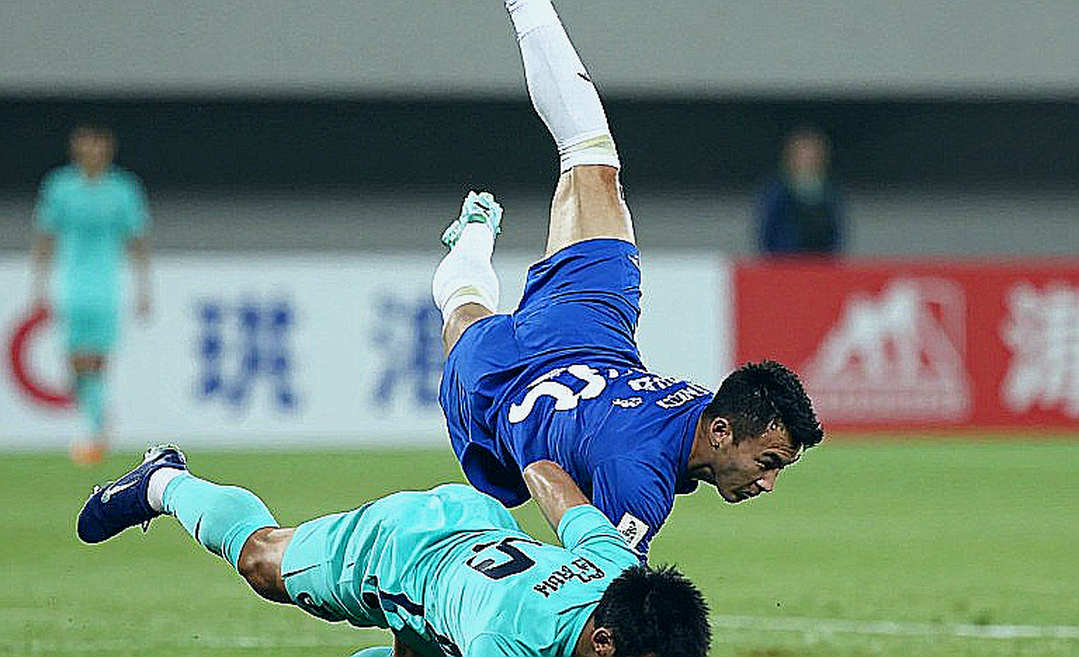 Khoảng trống dữ liệu của V.League: nơi đồng tiền bóng đá không có người kiểm toán