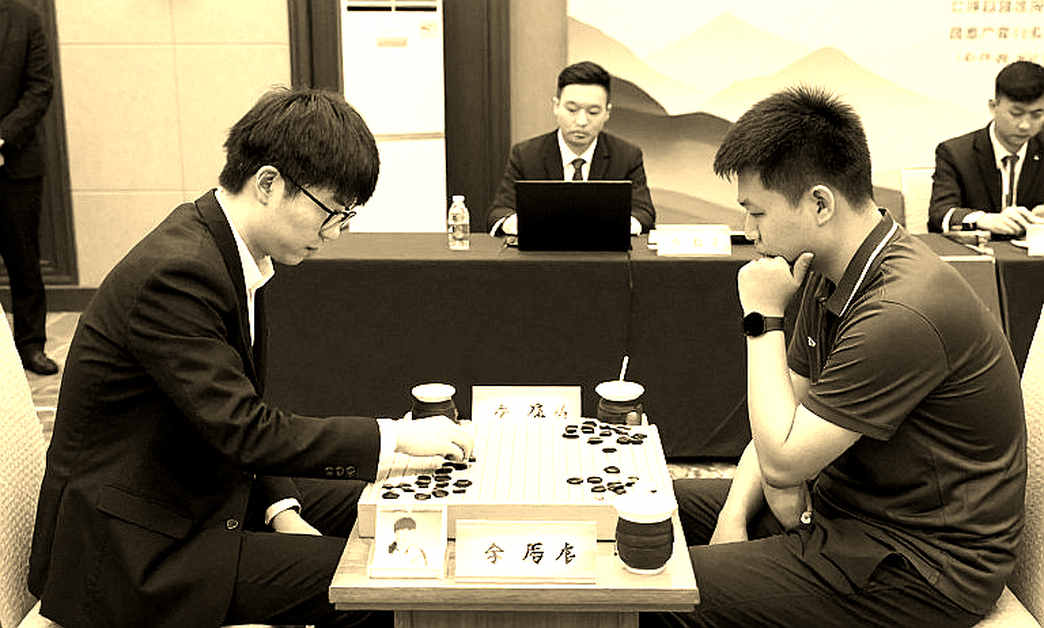 Atyrau Masters: Hai hạt giống hàng đầu gục ngã và dòng chảy nội dung đang vẽ lại bàn cờ thế giới