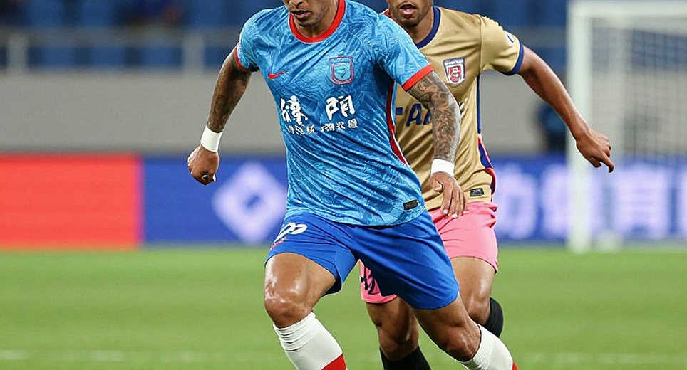 Shayne Pattynama vắng mặt ở derby Persija - Persib: 58.961 cổ động viên và khoảng trống bên hành lang trái Shayne Pattynama vắng mặt ở derby Persija - Persib: 58.961 cổ động viên và khoảng trống bên hành lang trái