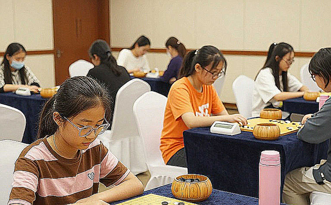 Samarkand 2026: Khi phòng khách sạn trở thành nước đi đầu tiên trên bàn cờ Olympiad